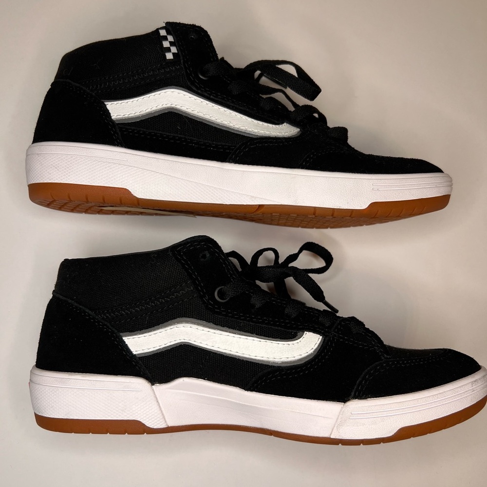 New Vans Sk8-Mid Skate Shoes- Black W/ Classic White Design Detail VR3